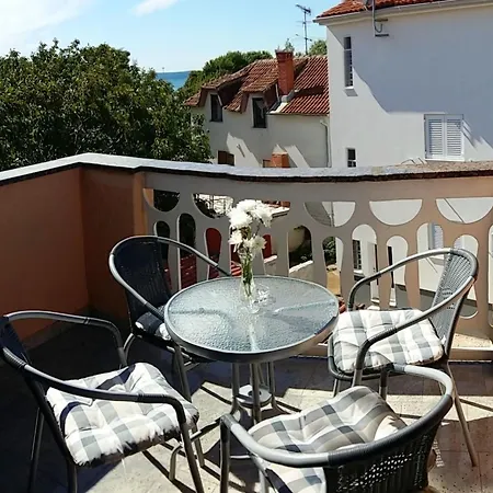 Edi Mit Zwei Balkonen By Interhome