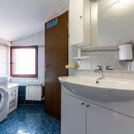 아파트 Edi Mit Zwei Balkonen By Interhome